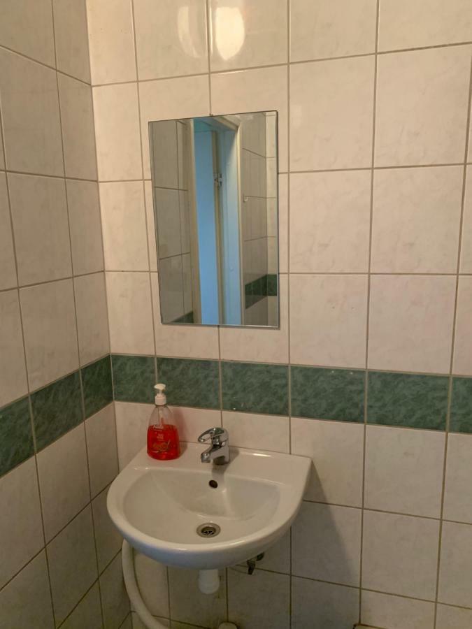 K84, Nice 2- Bedroom Apartment - 2 Big Beds 1 Single Bed Ταρτού Εξωτερικό φωτογραφία